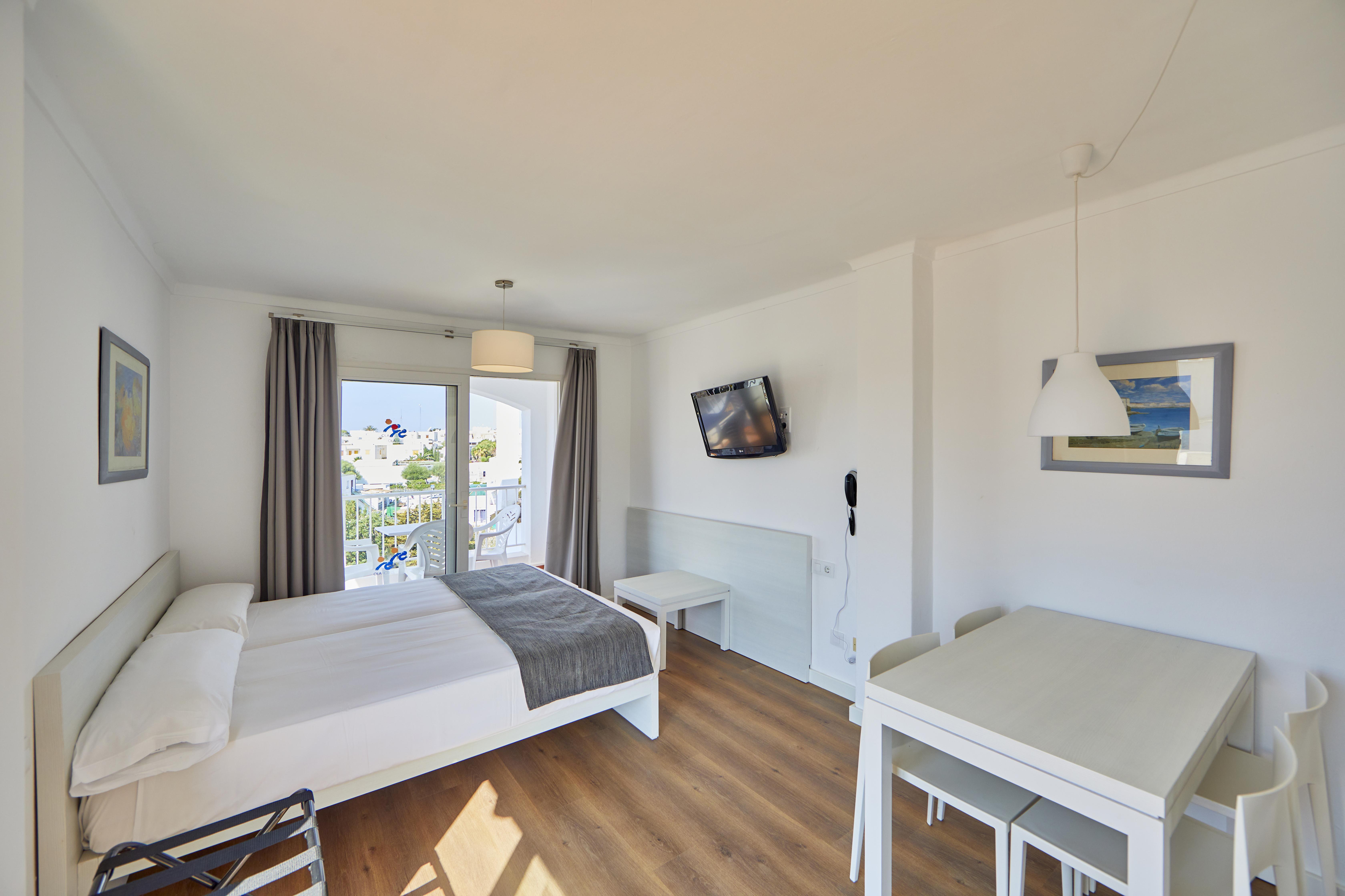 Ola Apartamentos Cala D'Or ภายนอก รูปภาพ